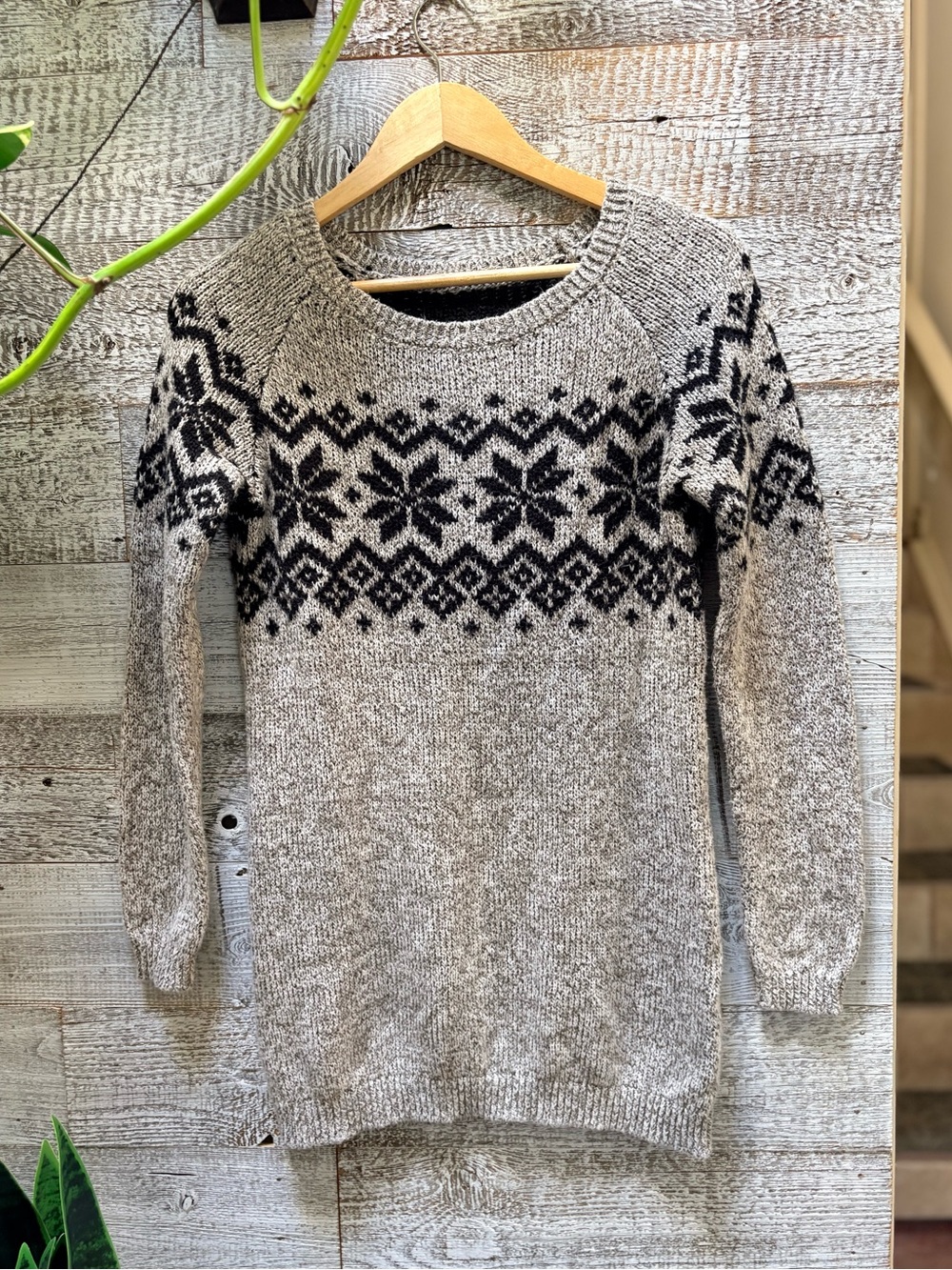 Long Cozy Knit Fair Isle Crewneck Apres-Ski Winter Pullover Sweater - M/L, Gray